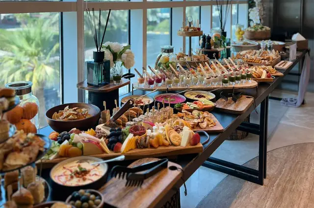 أنظمة صوت وإضاءة احترافية لتنظيم الحفلات والمناسبات