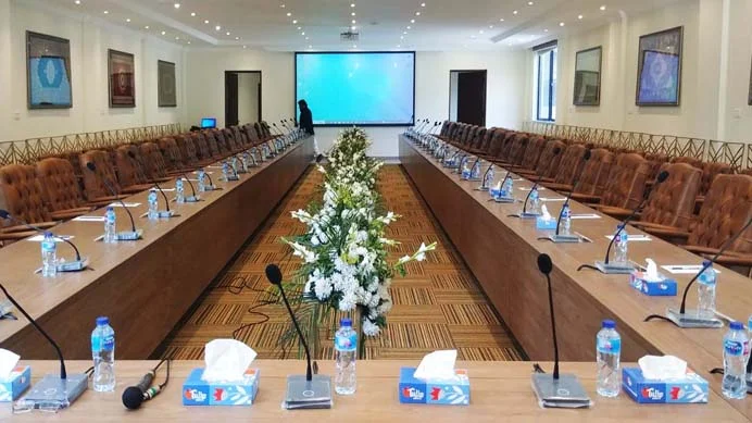 توزيع ميكروفونات وأنظمة تحكم للصوت في الفعاليات من خدمات الأنظمة الصوتية والبصرية والإضاءة